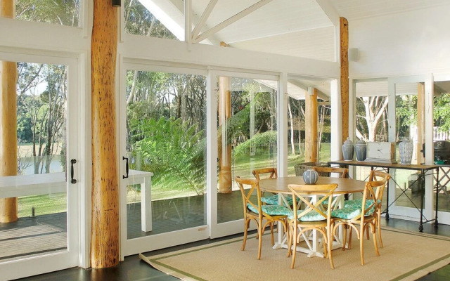 Lake House Watermark Estate Lake Tinaroo