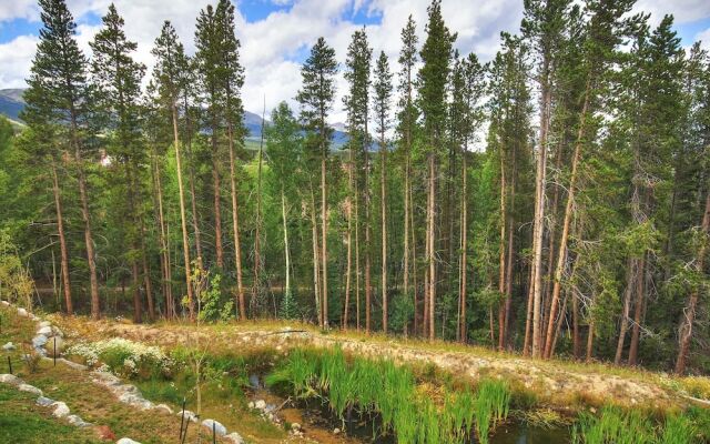 Maggie Point 3 Bedroom Townhouse by RedAwning