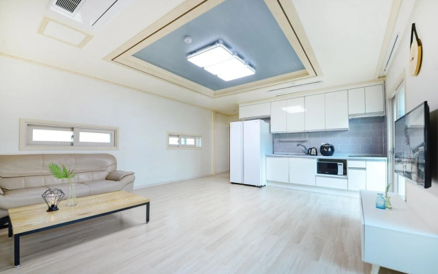 Gyeongju Oceanville Pension