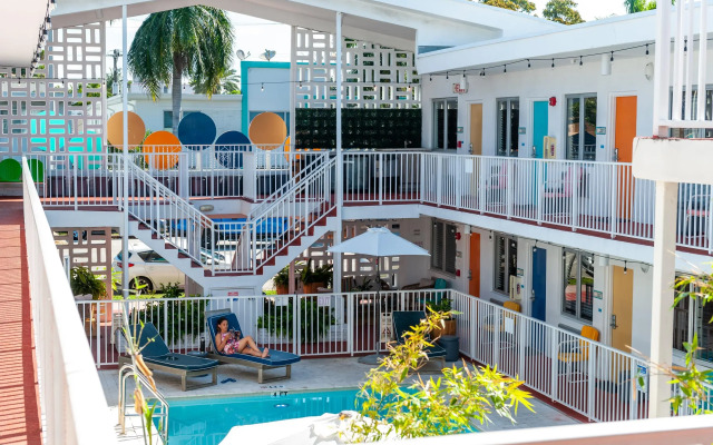Waterside Hotel and Suites