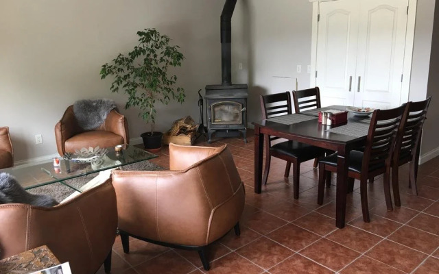 All Seasons Bed & Breakfast