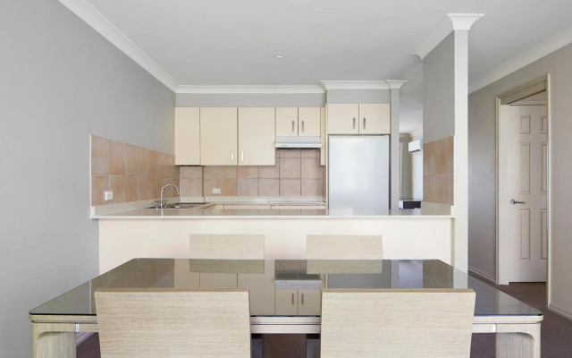 Pinnacle Apartments
