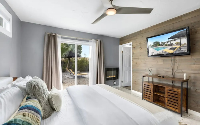 Holiday Pool Paradise