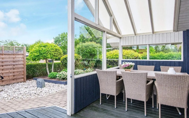 6 Person Holiday Home in Hemmet