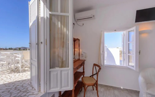 Aspalathras White Hotel