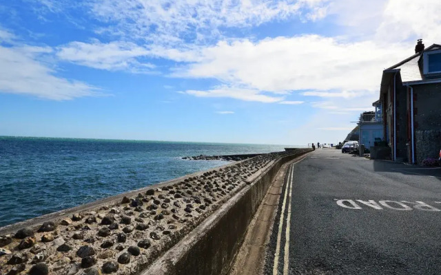 The Breakwaters