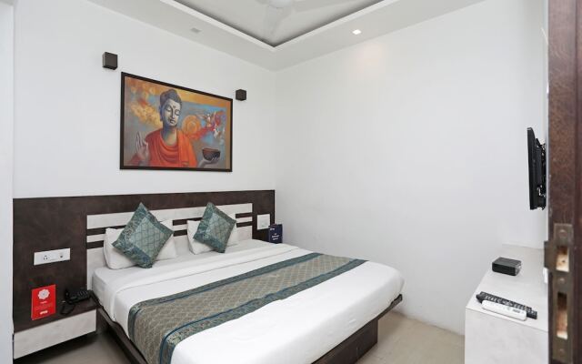 OYO 946 Royce Studio Apartments