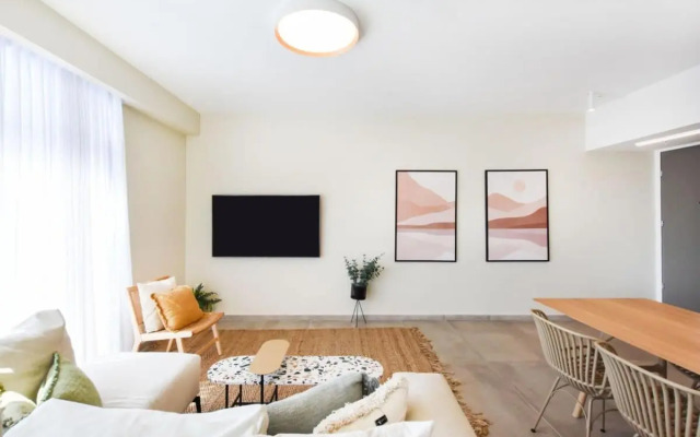 Incredible 2BR in Geula by HolyGuest