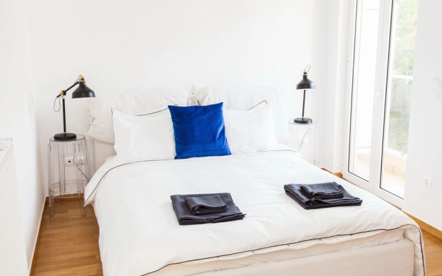 Cozy and Stylish APT 2BR in Rafina