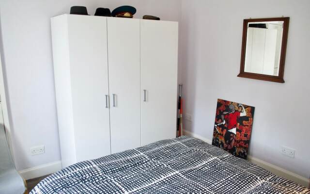 1 Bedroom Ground Floor Colony Flat