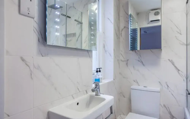 Quality Apartment Shaftersbury Avenue