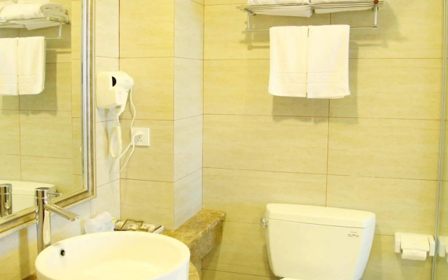 Haiyang Yujia Hotel