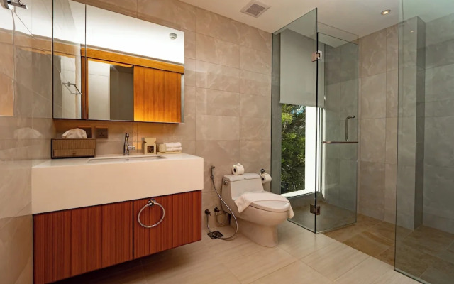 Beautiful Apt with a Pool