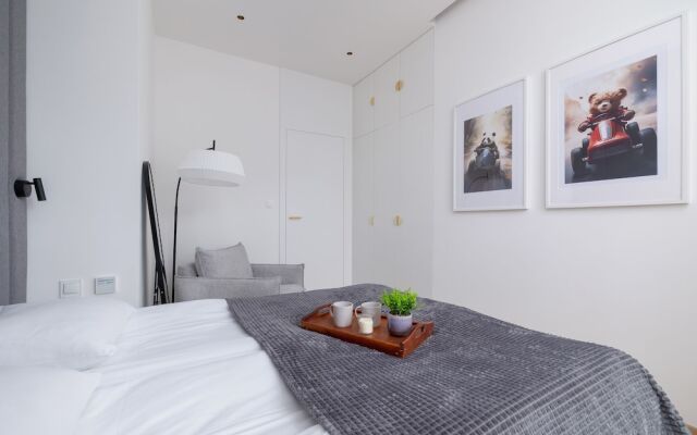 Słowackiego Elegant Apartment by Renters