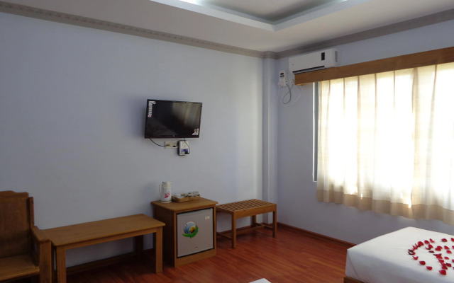 Golden Lotus Inle Hotel