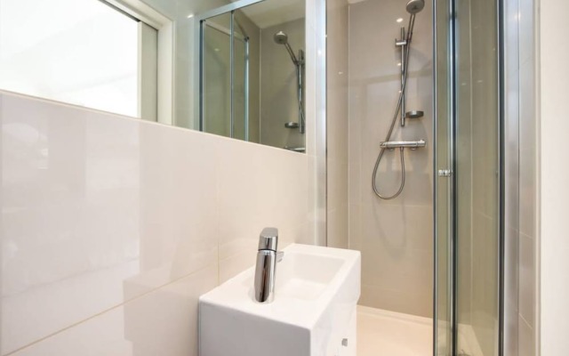 Stylish 3 Bedroom Apartment In Pimlico