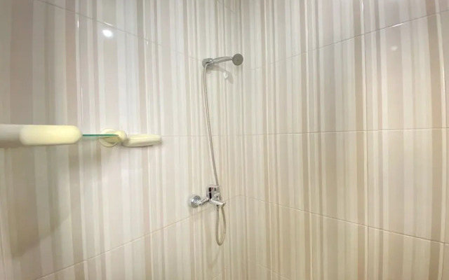 Simply 3BR Apartment at Gateway Ahmad Yani Cicadas
