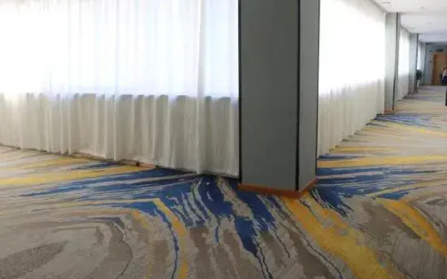 Super 8 Hotel (Xuzhou Suining Bayi Middle Road Xingmei Plaza)