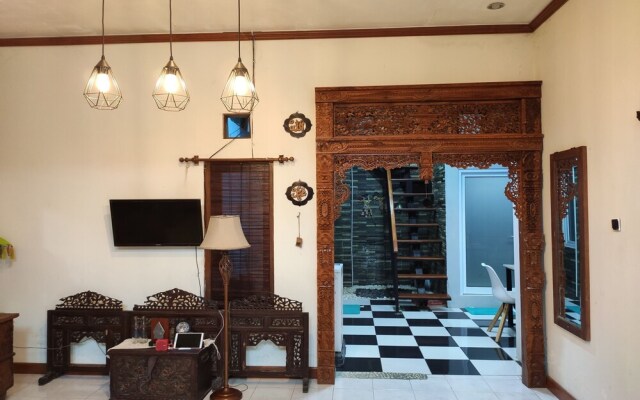 SPOT ON 2789 Omah Jenitra Syariah
