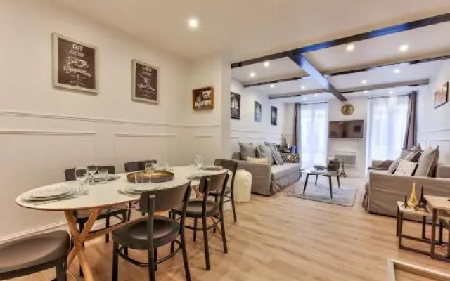 14 Luxury Flat Eiffel Design 1
