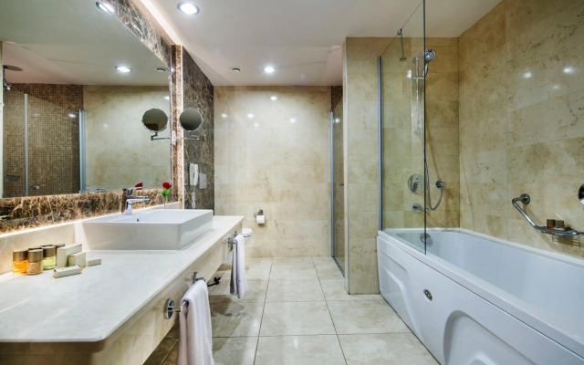Bellis Deluxe Hotel