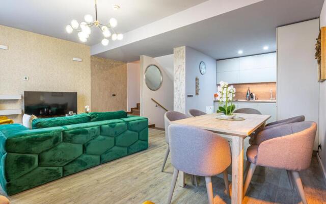 Kron luxury 2 Bedroom Apartment in Silver Mountain