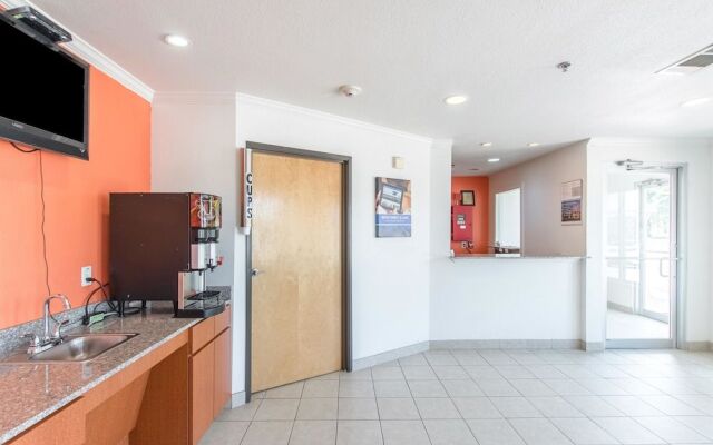 Motel 6 Hutchins Tx