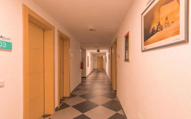 Delta Rooms