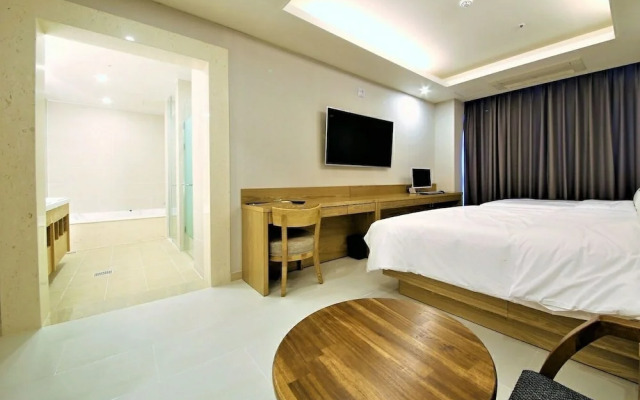 Time Square Hotel