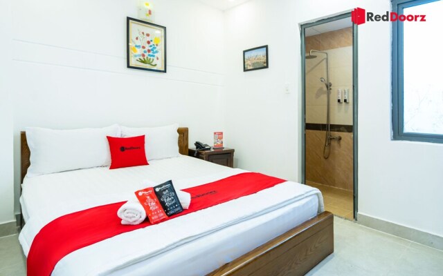 RedDoorz The Sun Hotel near Duong Quang Ham Street