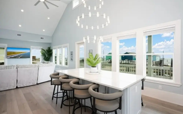 Fins & Feathers 3 Bedroom Home