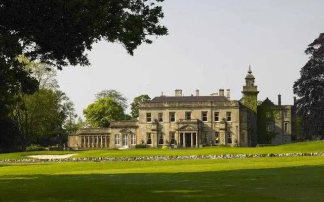 Tracy Park Hotel and Country Club