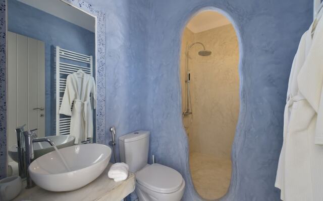 Villa Acqua · Gorgeous pool villa, stunning sea views, helipad!