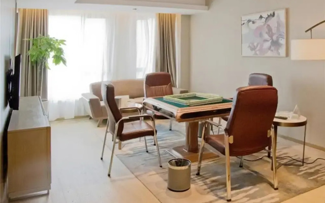 Howard Johnson Life Geckor Zhu