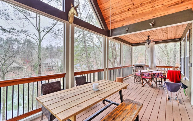 Lake Access: Waleska House w/ Floating Dock!