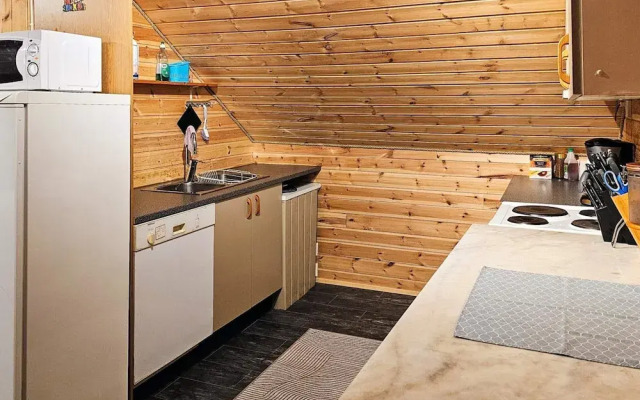6 Person Holiday Home in Rebbenes