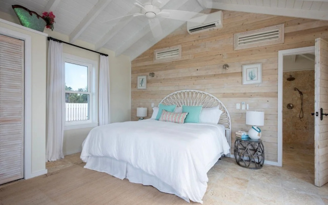 Cricket Beach House-luxurious Beachfront House 5 Bedroom Home