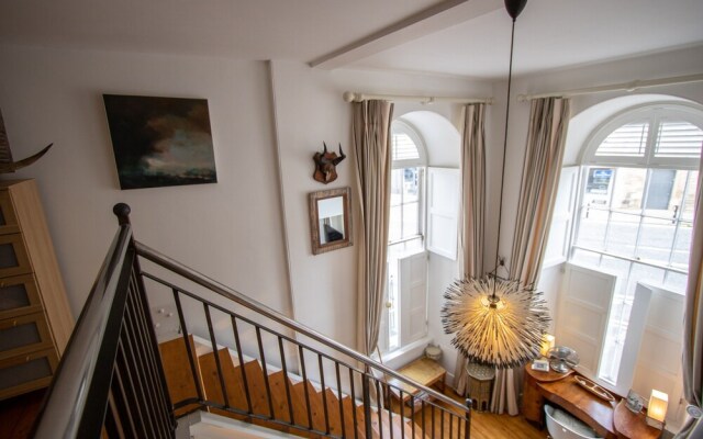 2 Bedroom Apartment in Georgian New Town
