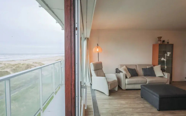 Restful Apartment With Balcony, sea Views