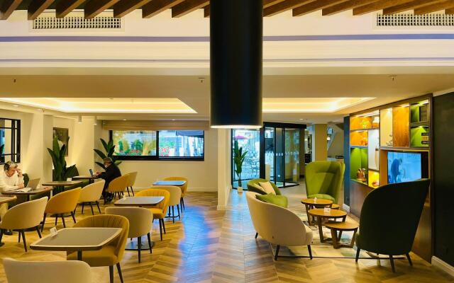 Holiday Inn Naples by IHG