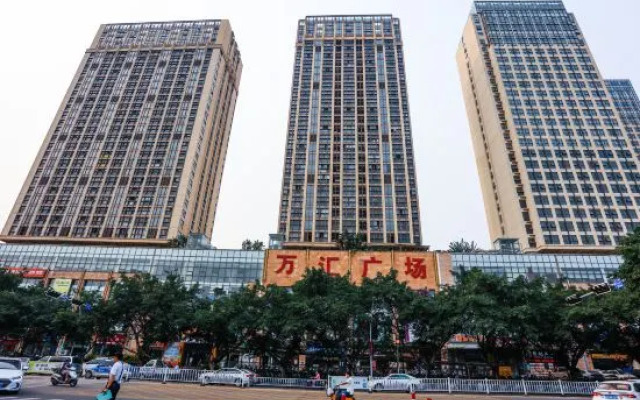 Baisong Apartment Hotel (Beihai Ningchuncheng High-speed Railway Station)
