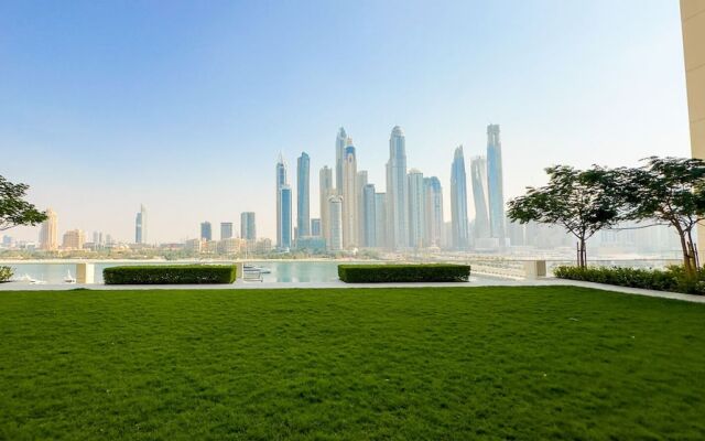 Aya - Beachfront Apartment With all Amenities and Pool