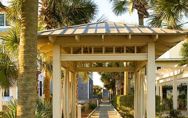 Beachy Bungalow by Exclusive 30A