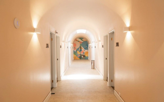 INTJ Hotel