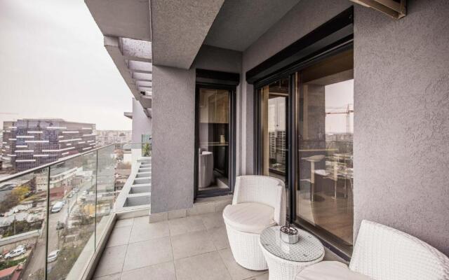 2-Room Penthouse Plaza Residence P1
