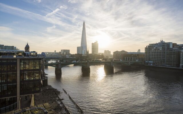 JOIVY Sublime 1 bed flat with Thames view