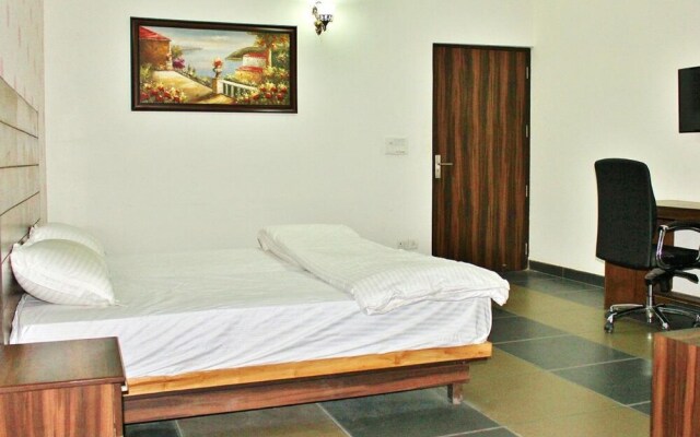 Adhunik Hotel Neemrana