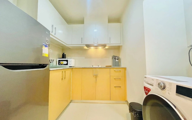 Uptown Parksuites BGC