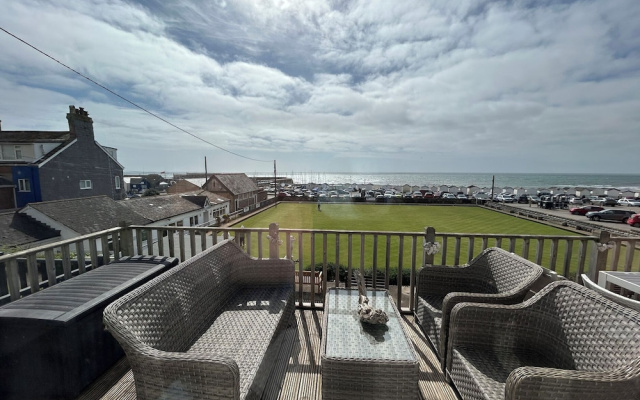 8 Bowling Green Chalets