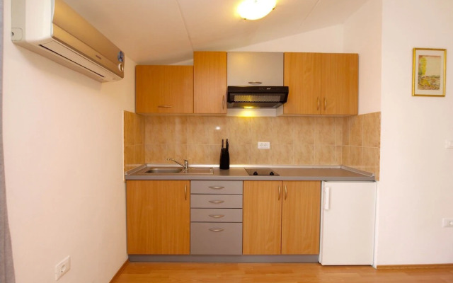 Apartments romano 1099